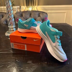 Nike Kids' Teal and Pink Sneakers brand new size 2.5y